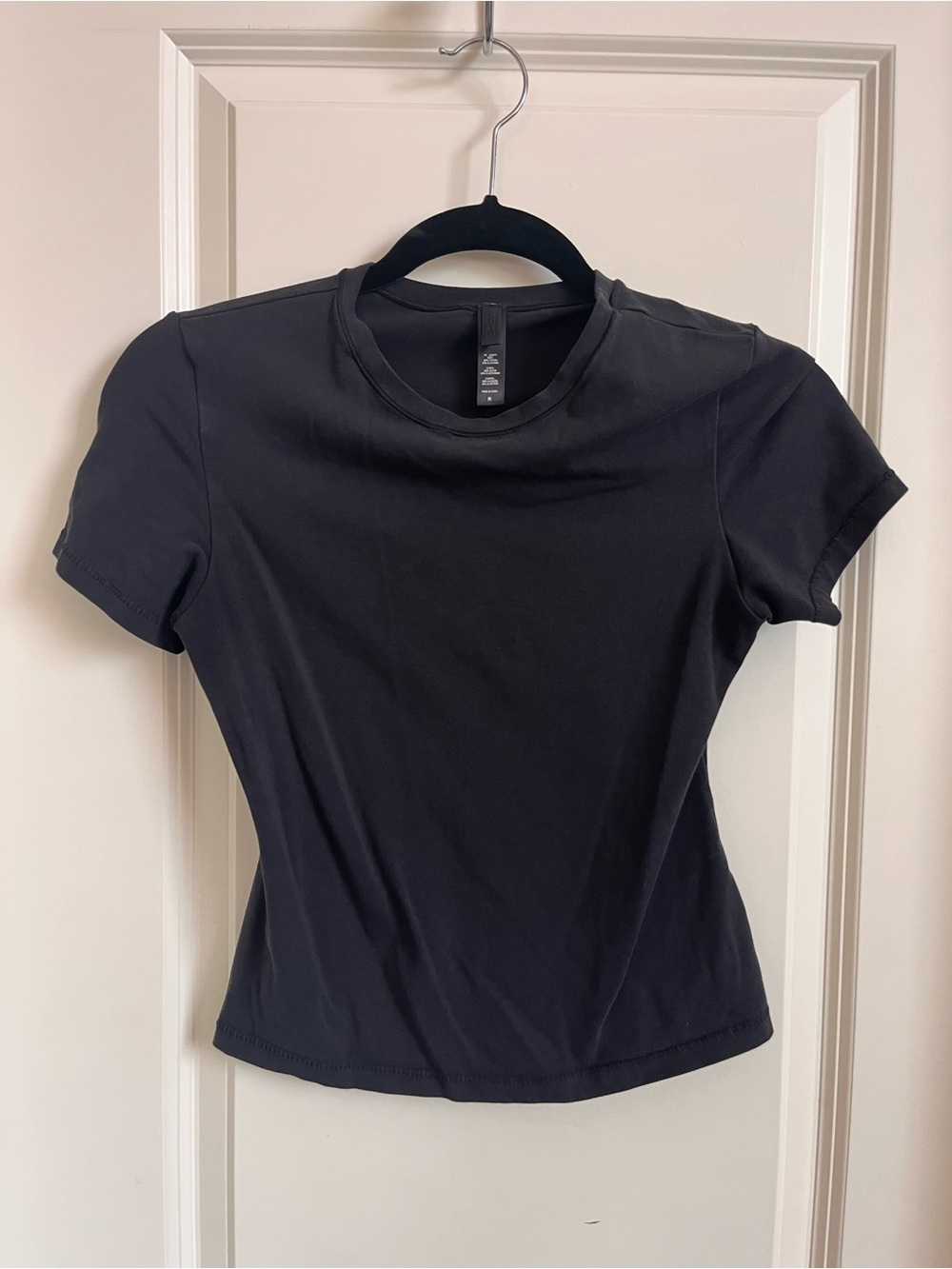 Skims tee